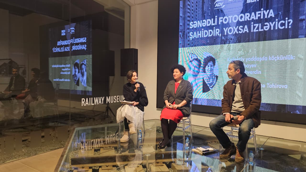 “Green Train” sərgisində Elnur Babayevin yaddaş və tarixə əsaslanan foto silsiləsi təqdim olunub