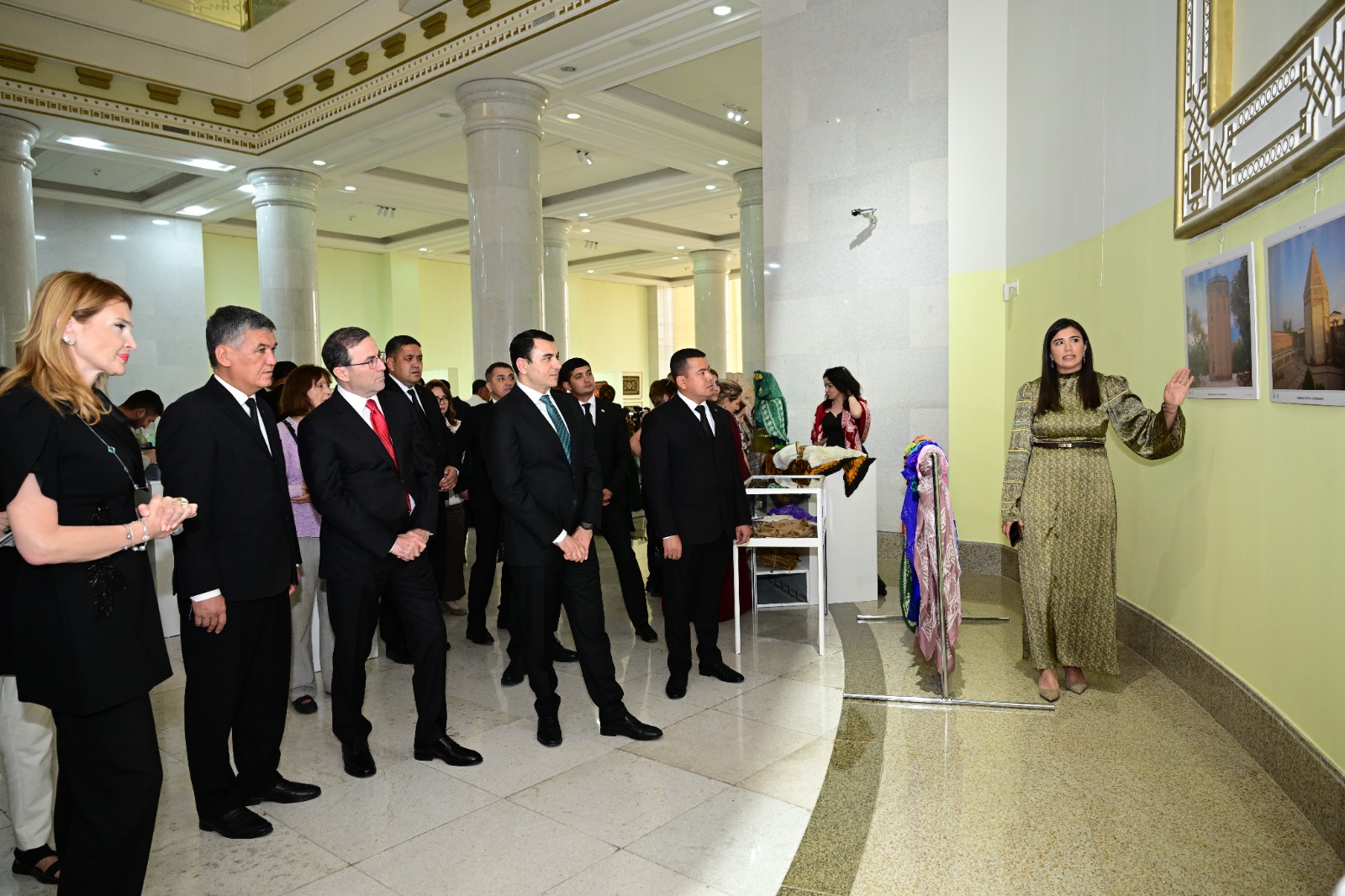 Türkmənistanda “Azərbaycan milli irsinin inciləri” sərgisinin açılışı olub