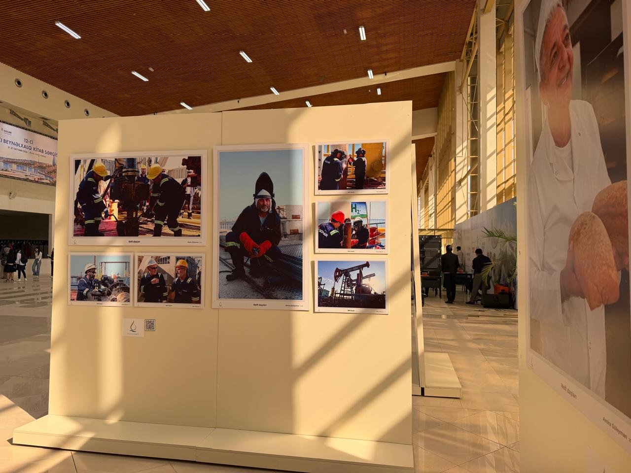 XII Bakı Beynəlxalq Kitab Sərgisində Amira Süleymanın fotosərgisi nümayiş olunub